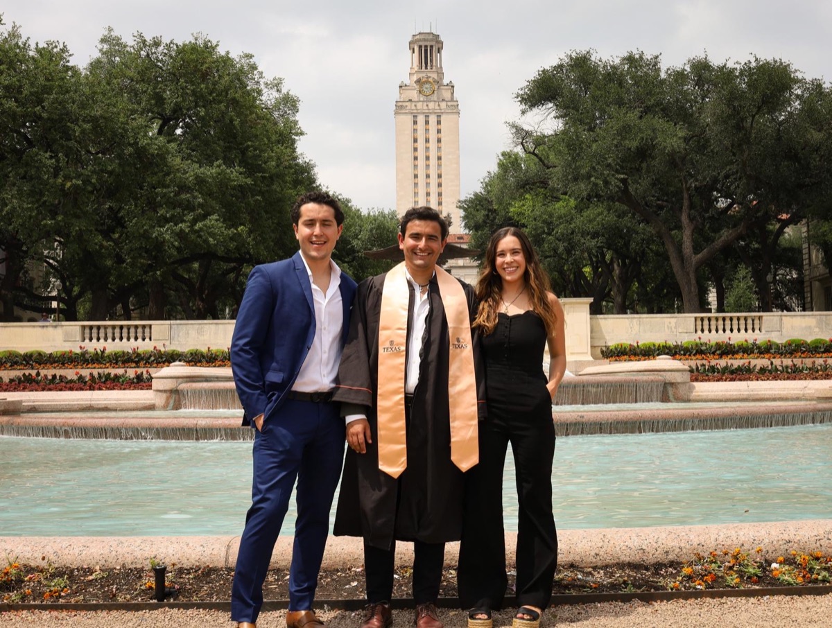 Familia BoomBite en UT Tower